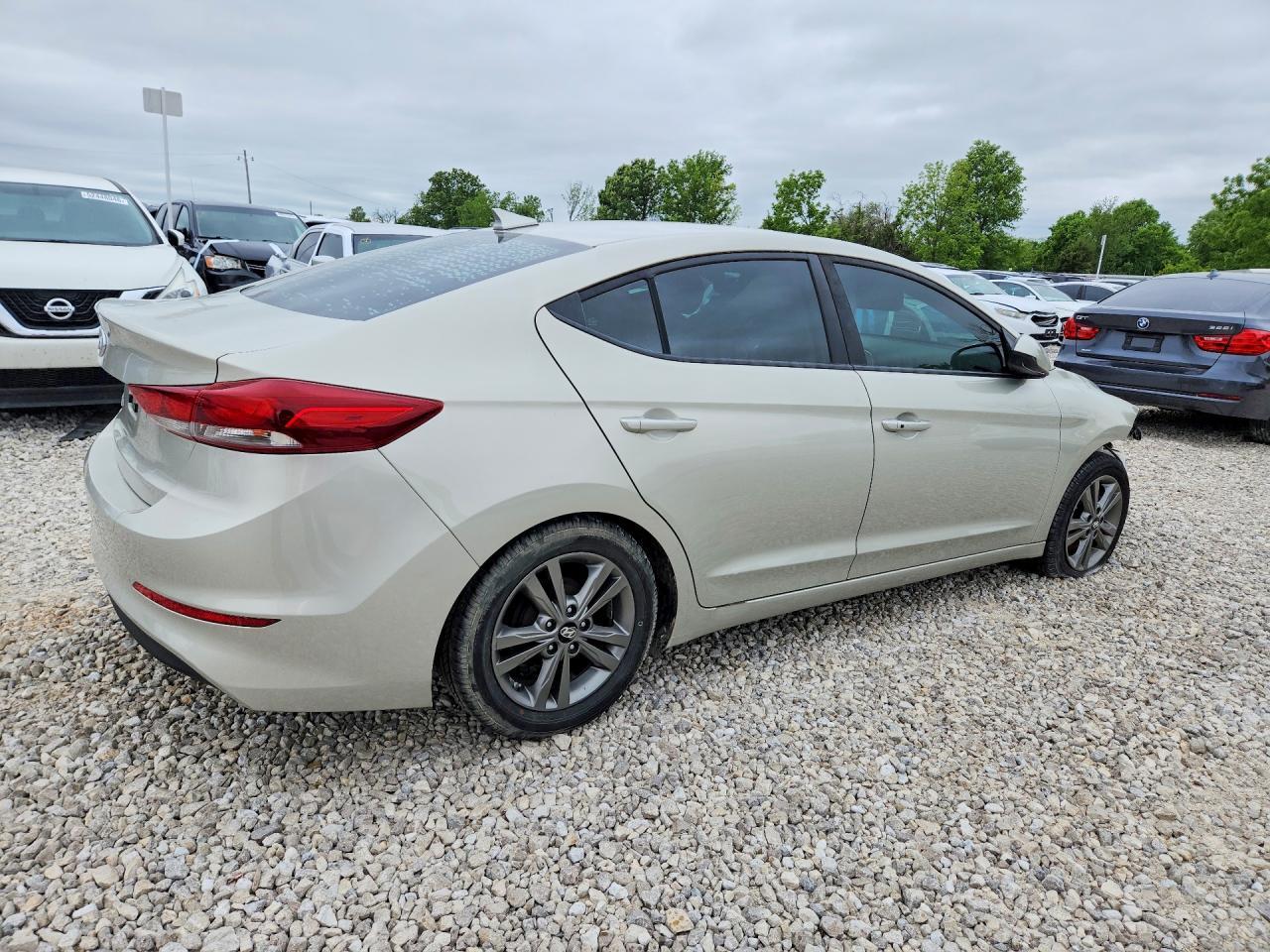 2017 Hyundai Elantra Se - Image 3