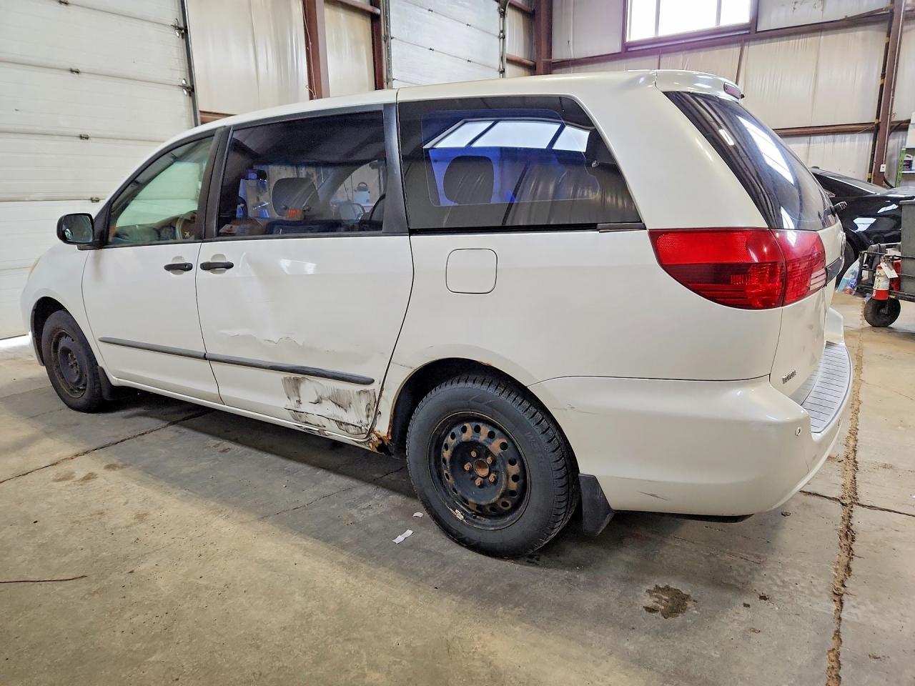 2005 Toyota Sienna Ce - Фото 2