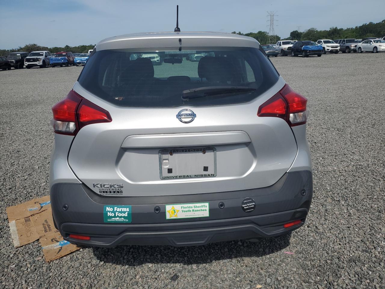 2020 Nissan Kicks S - Image 6