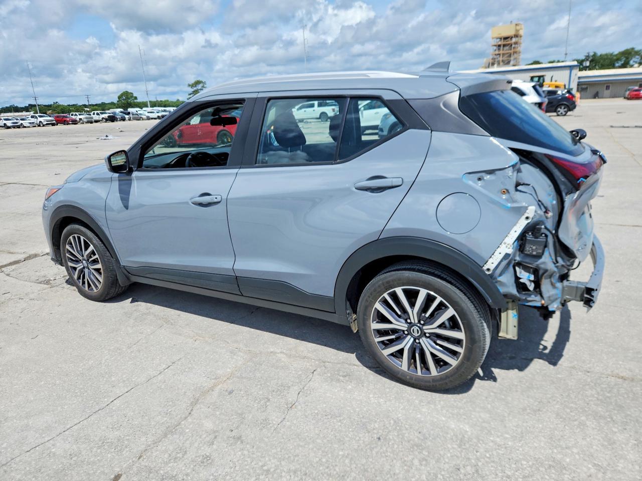 2021 Nissan Kicks Sv - Image 2