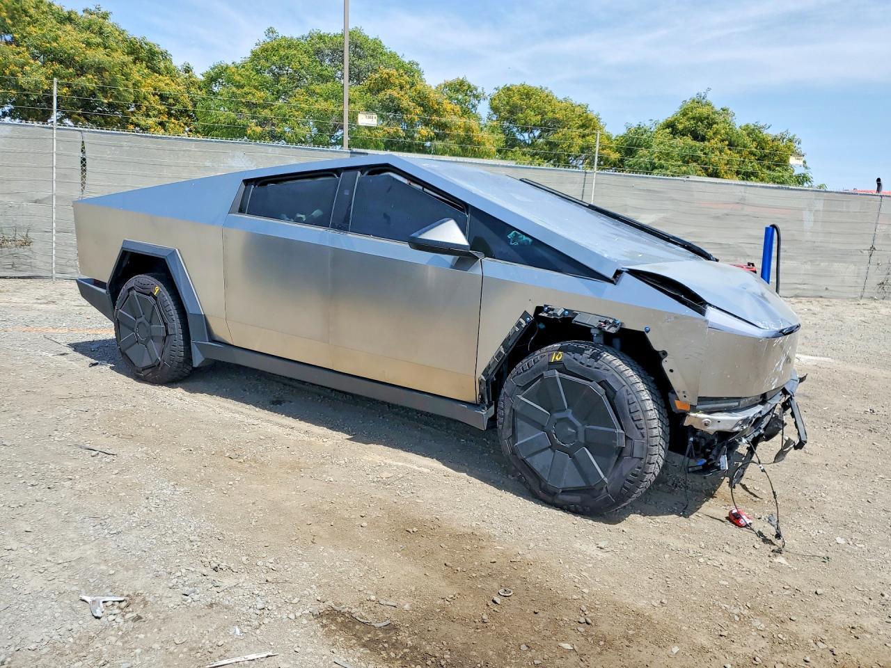 2024 Tesla Cybertruck - Фото 4