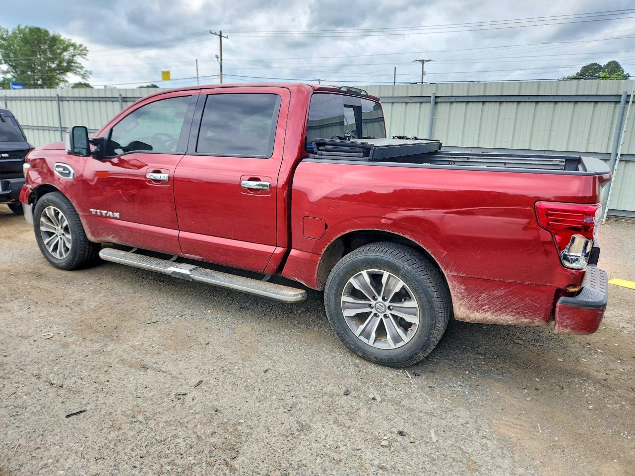 2017 Nissan Titan Sl - Image 2
