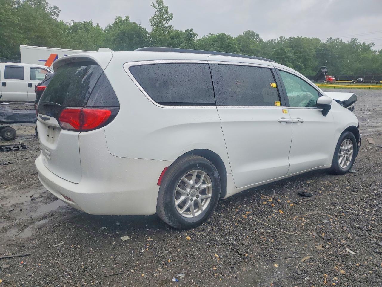 2020 Chrysler Voyager Lxi - Image 3