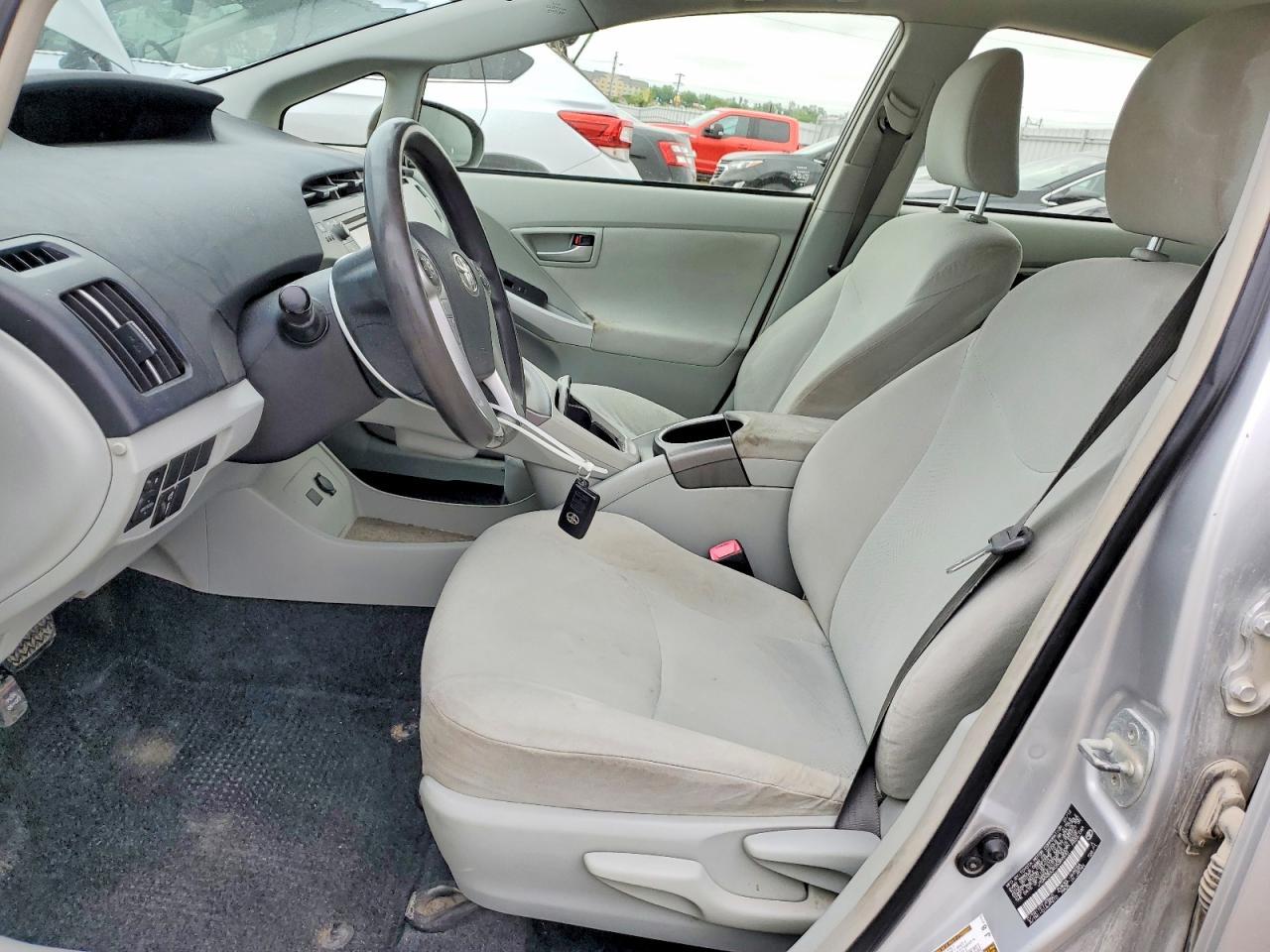 2012 Toyota Prius Two - Фото 7