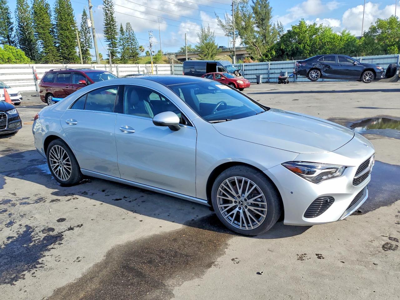 2025 Mercedes-Benz Cla 250 4Matic - Фото 4