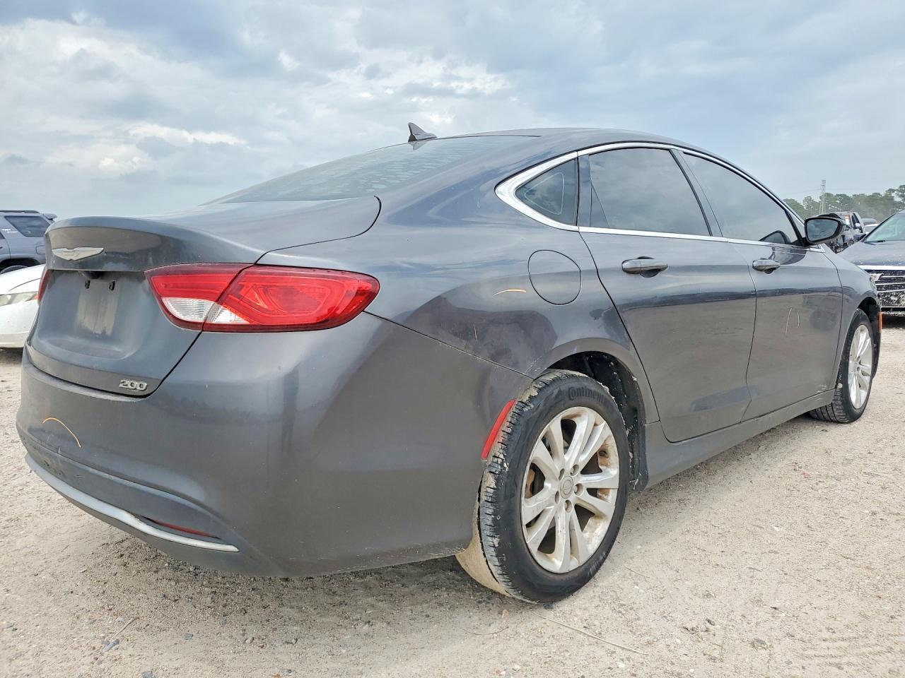 2016 Chrysler 200 Limited - Фото 3