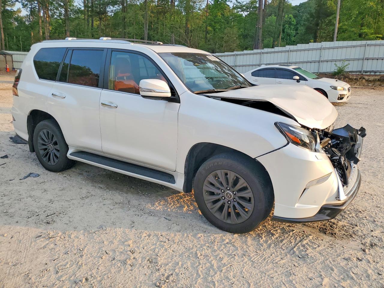 2023 Lexus Gx 460 - Image 4