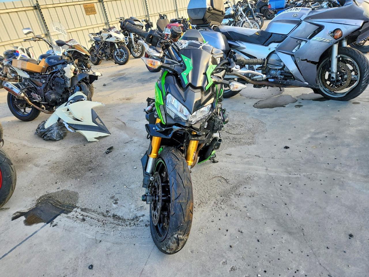 2024 Kawasaki Zr900 M - Фото 2