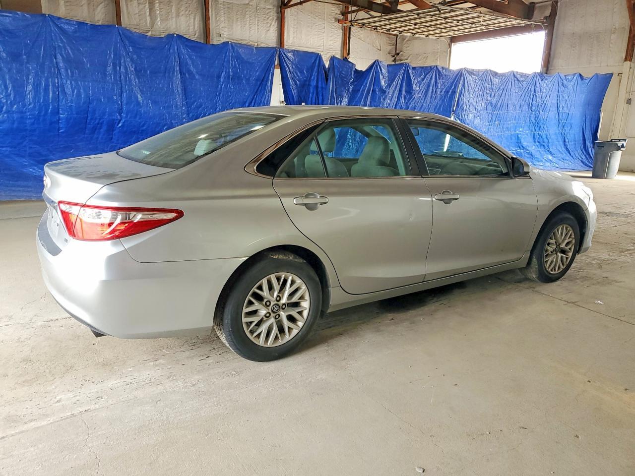 2017 Toyota Camry Le - Image 3
