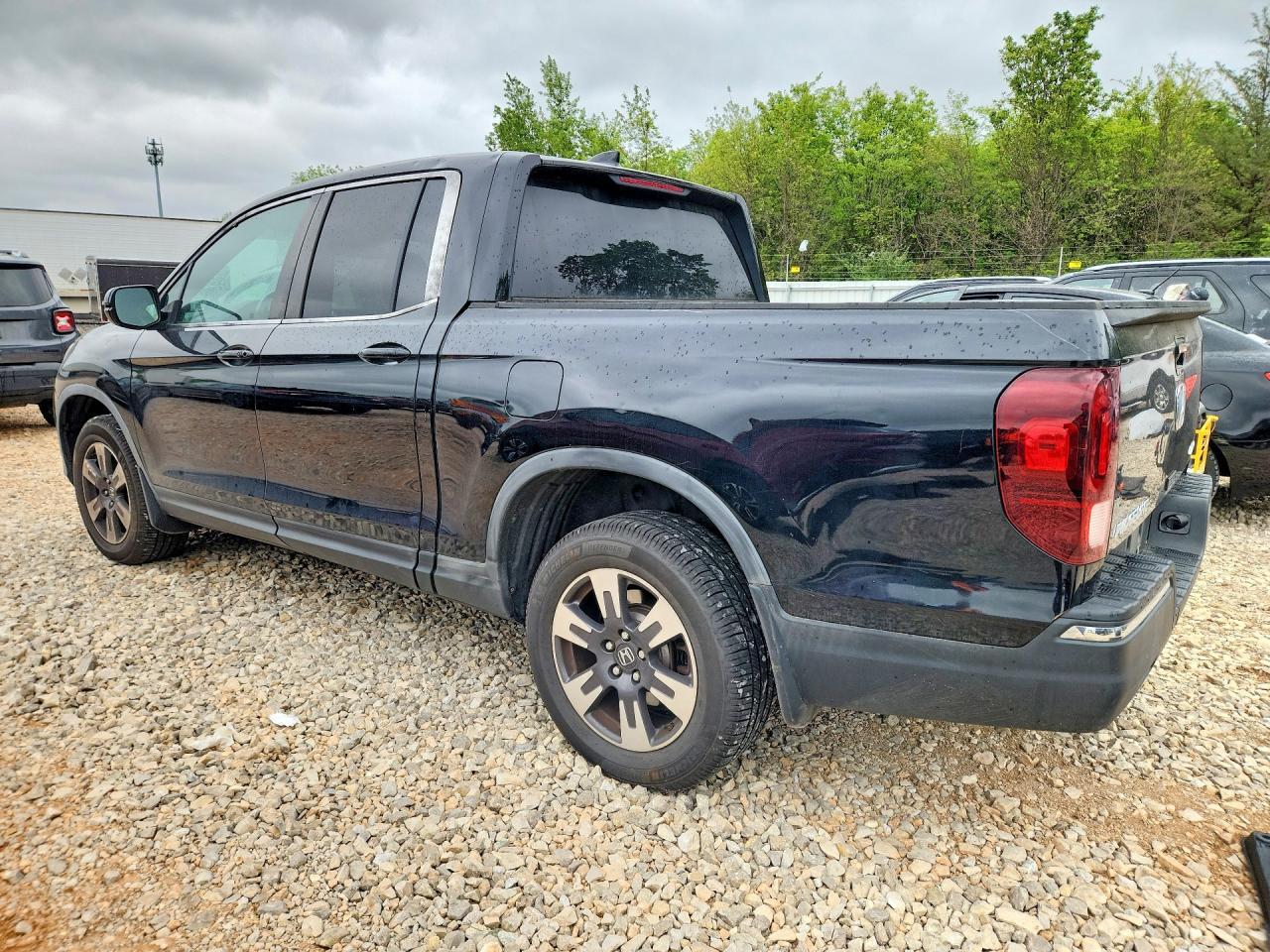 2017 Honda Ridgeline Rtl - Image 2