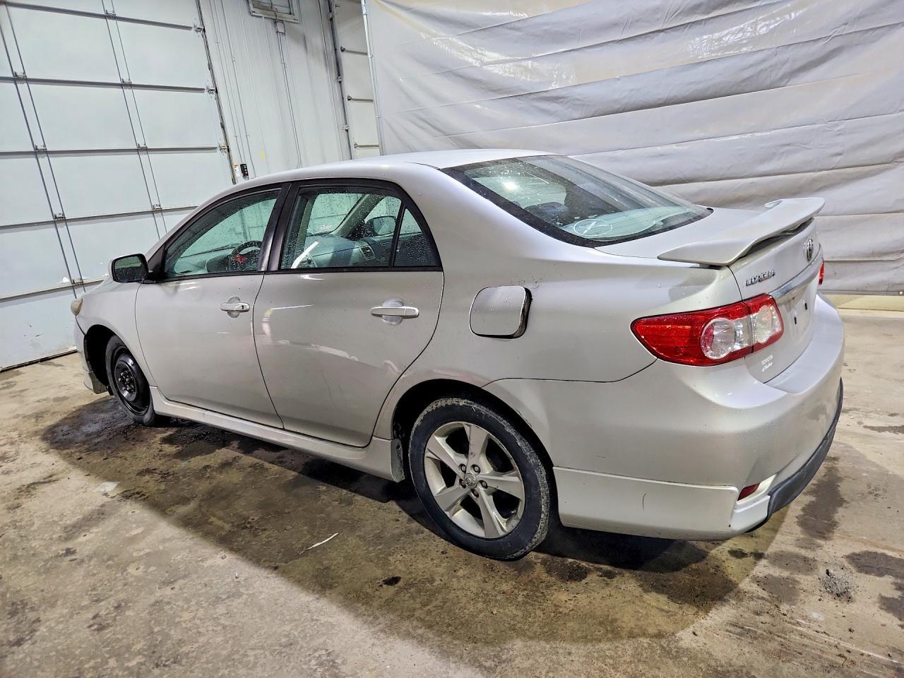 2011 Toyota Corolla S - Фото 2