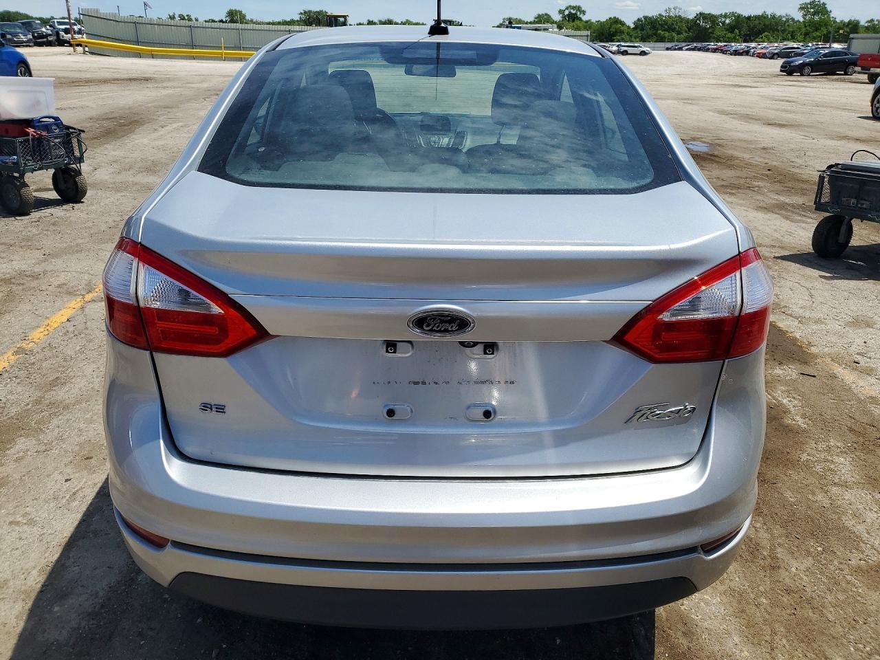 2019 Ford Fiesta Se - Image 6