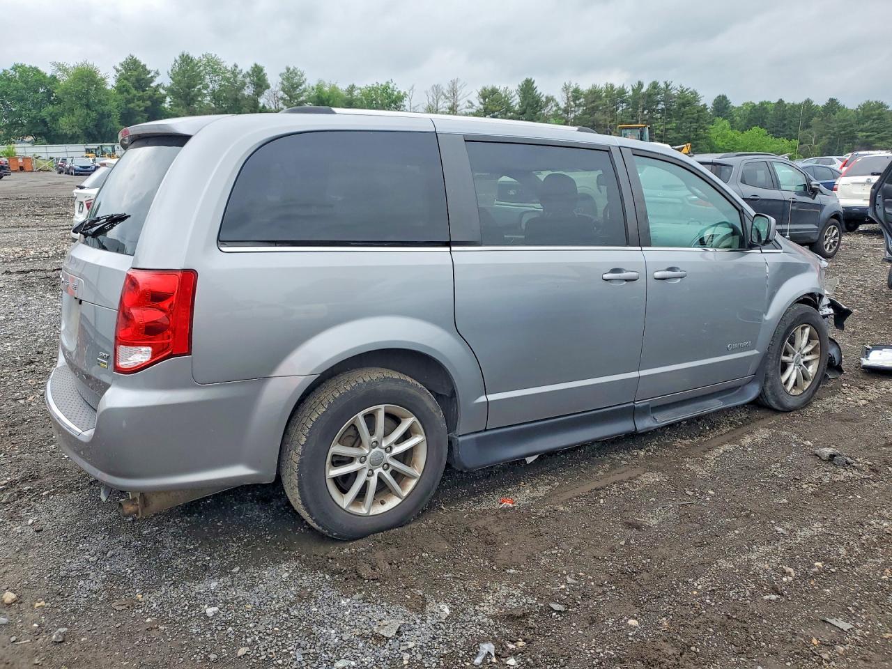 2019 Dodge Grand Caravan Sxt - Фото 3
