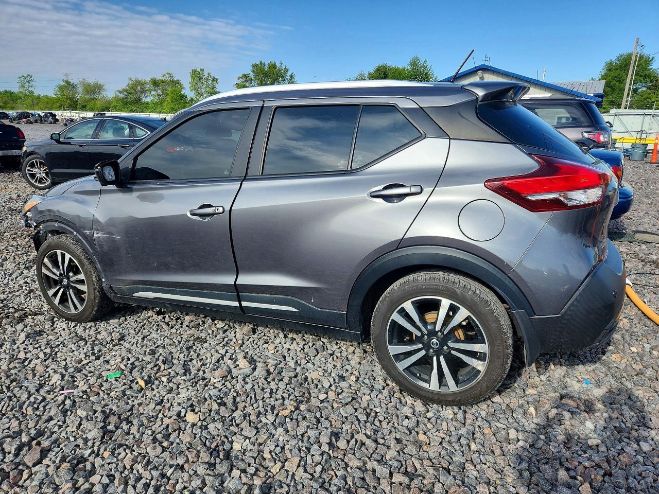 2020 Nissan Kicks Sr - Фото 2