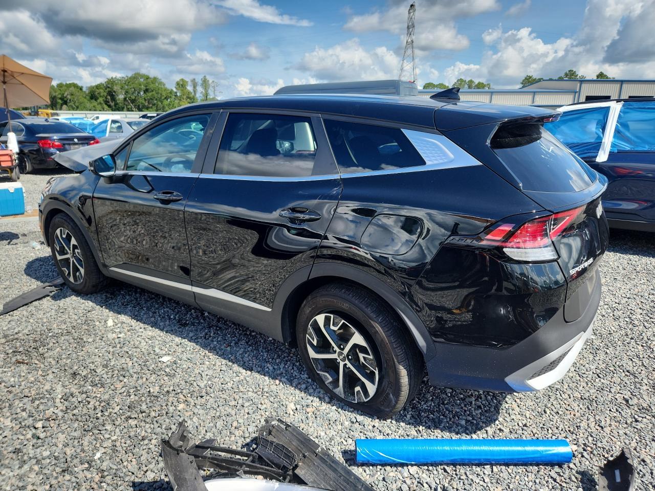 2025 Kia Sportage Ex - Image 2