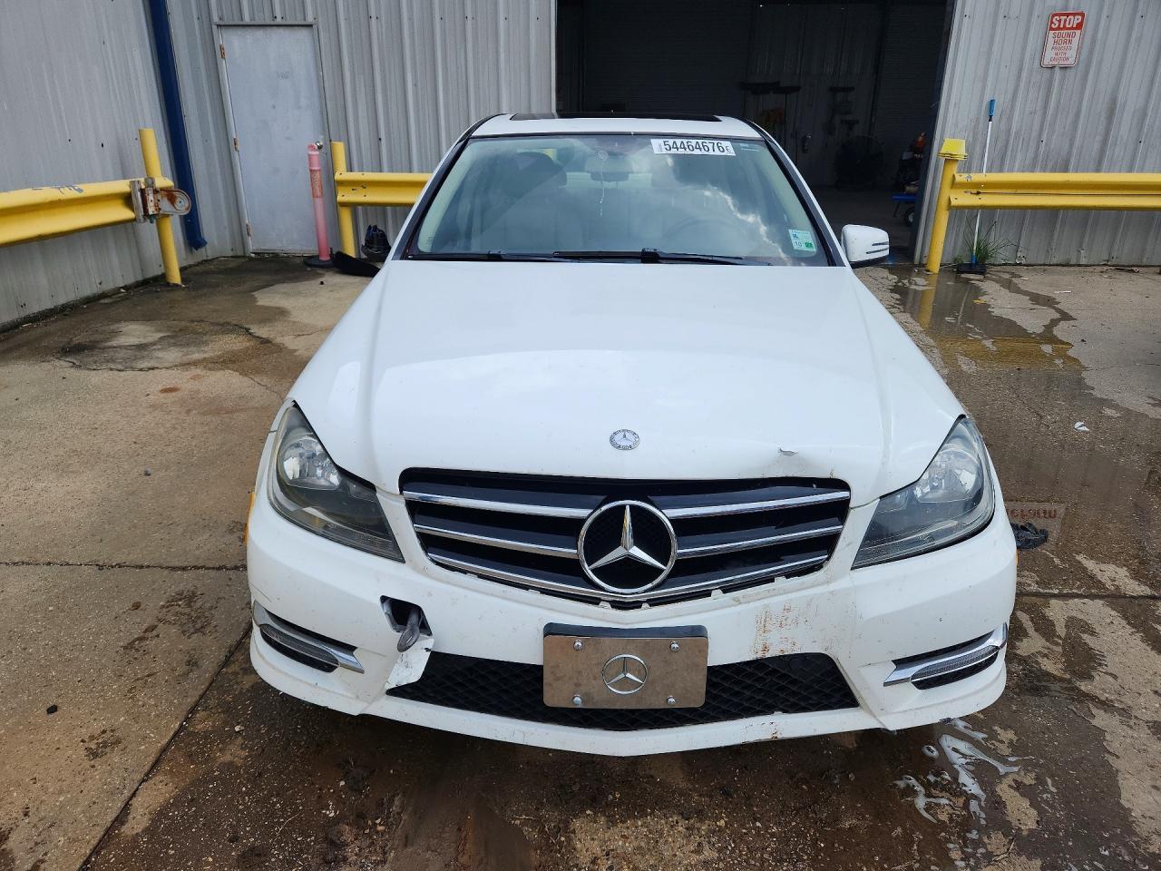 2014 Mercedes-Benz C 250 - Image 5