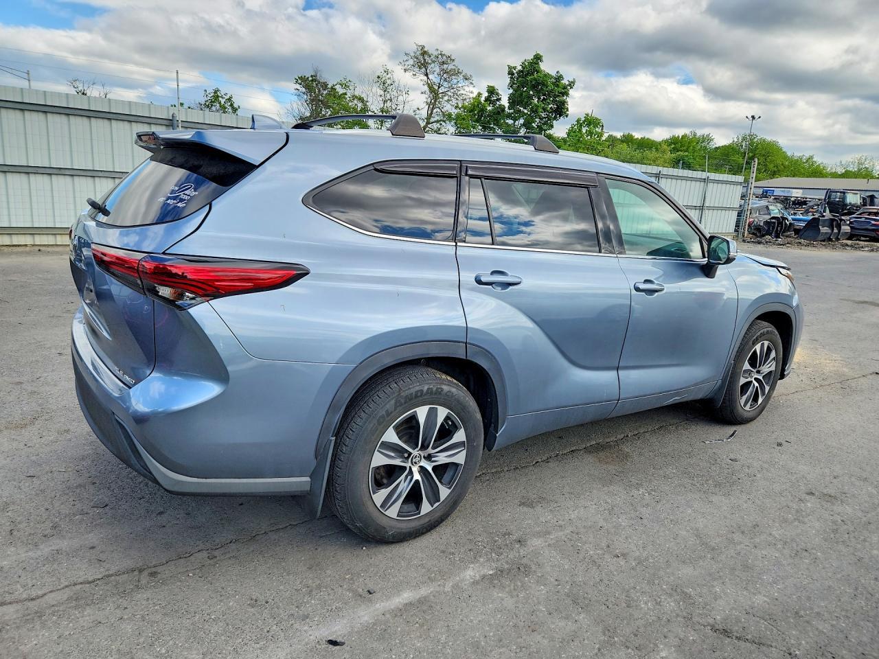2021 Toyota Highlander Xle - Фото 3