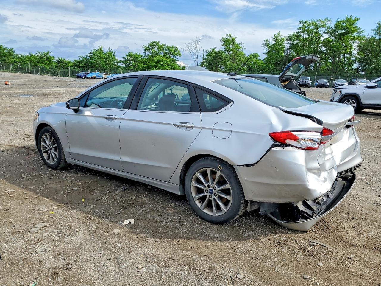 2017 Ford Fusion Se - Фото 2
