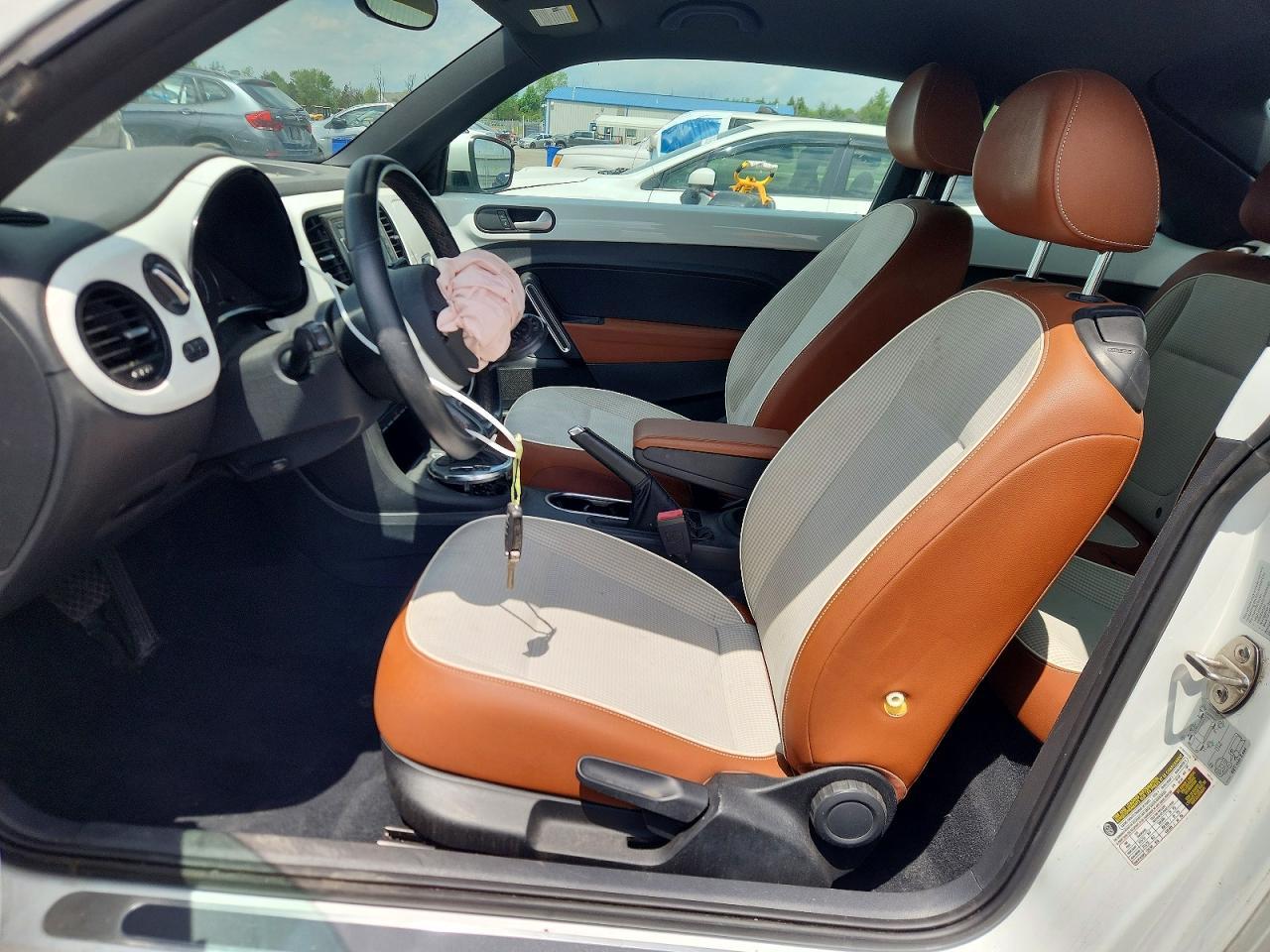 2015 Volkswagen Beetle 1.8T - Фото 7