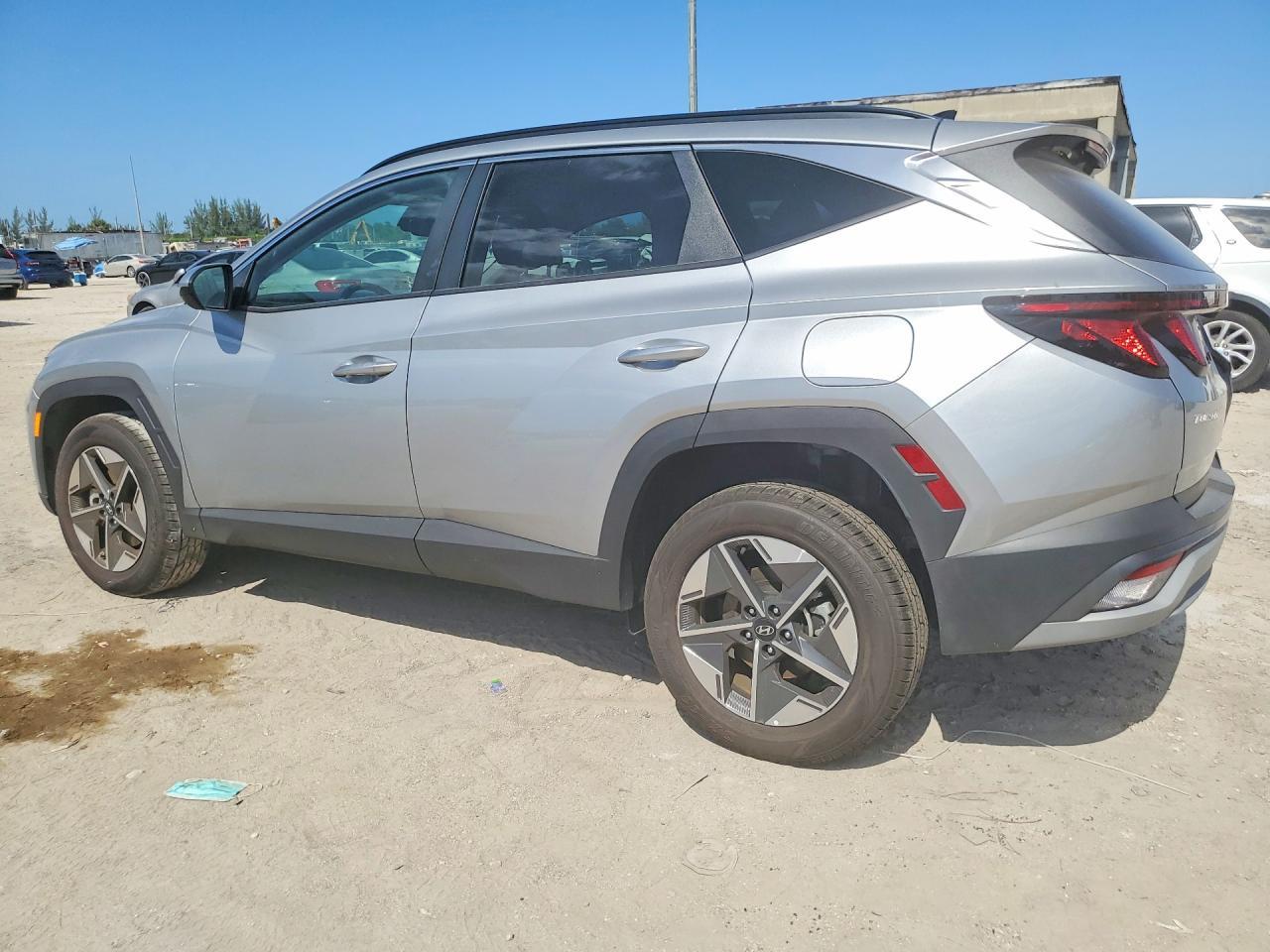 2025 Hyundai Tucson Sel - Image 2