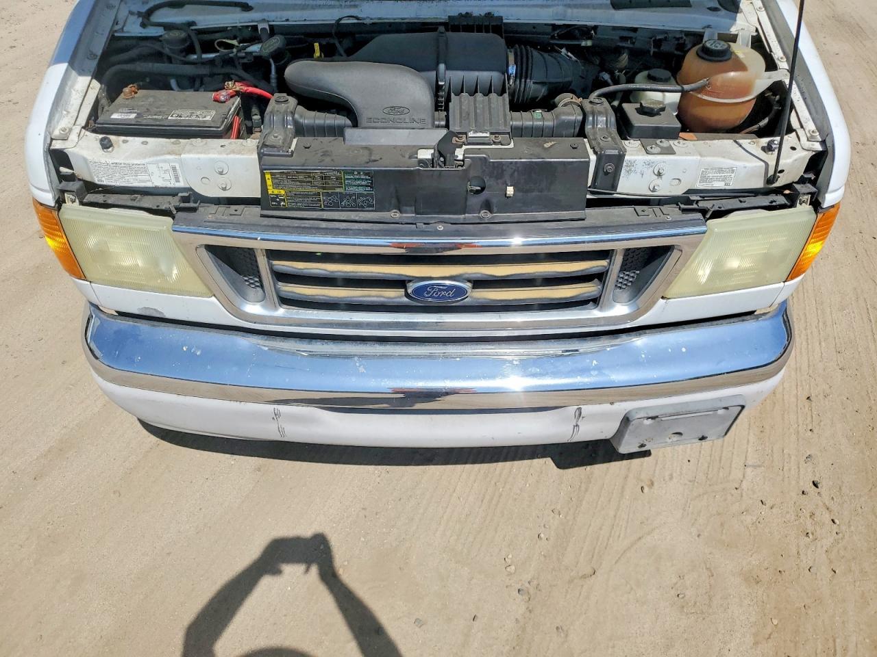 2003 Ford Econoline E450 Super Duty Cutaway Van - Фото 7