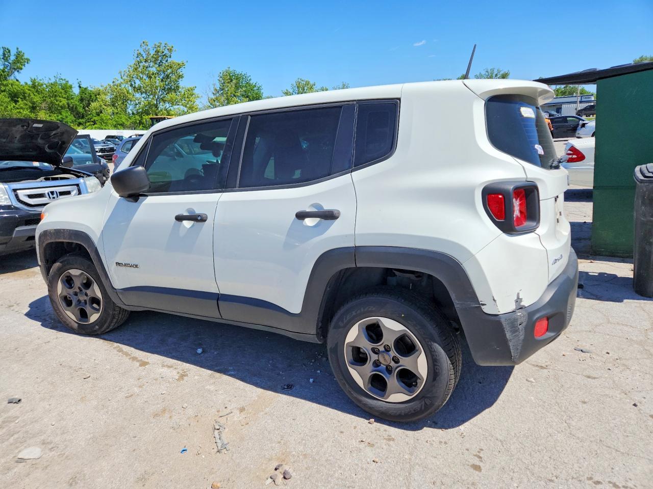 2015 Jeep Renegade Sport - Фото 2