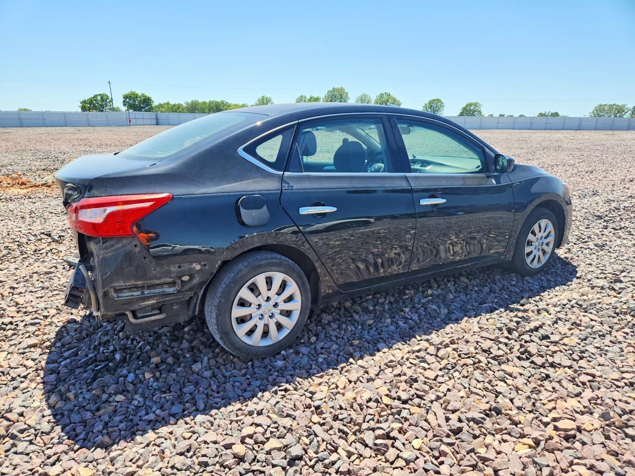 2017 Nissan Sentra - Image 3