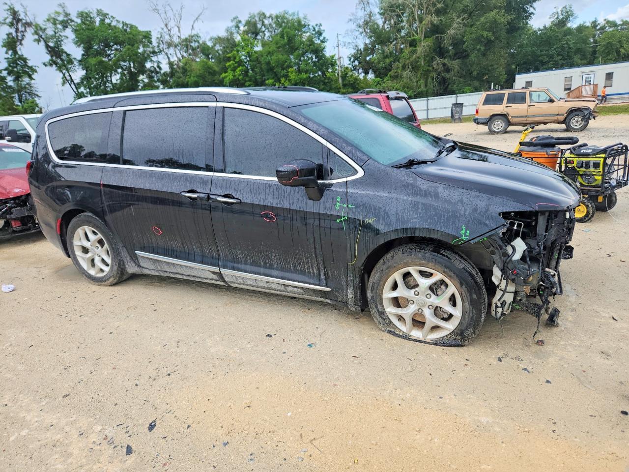 2017 Chrysler Pacifica Touring L Plus - Image 4