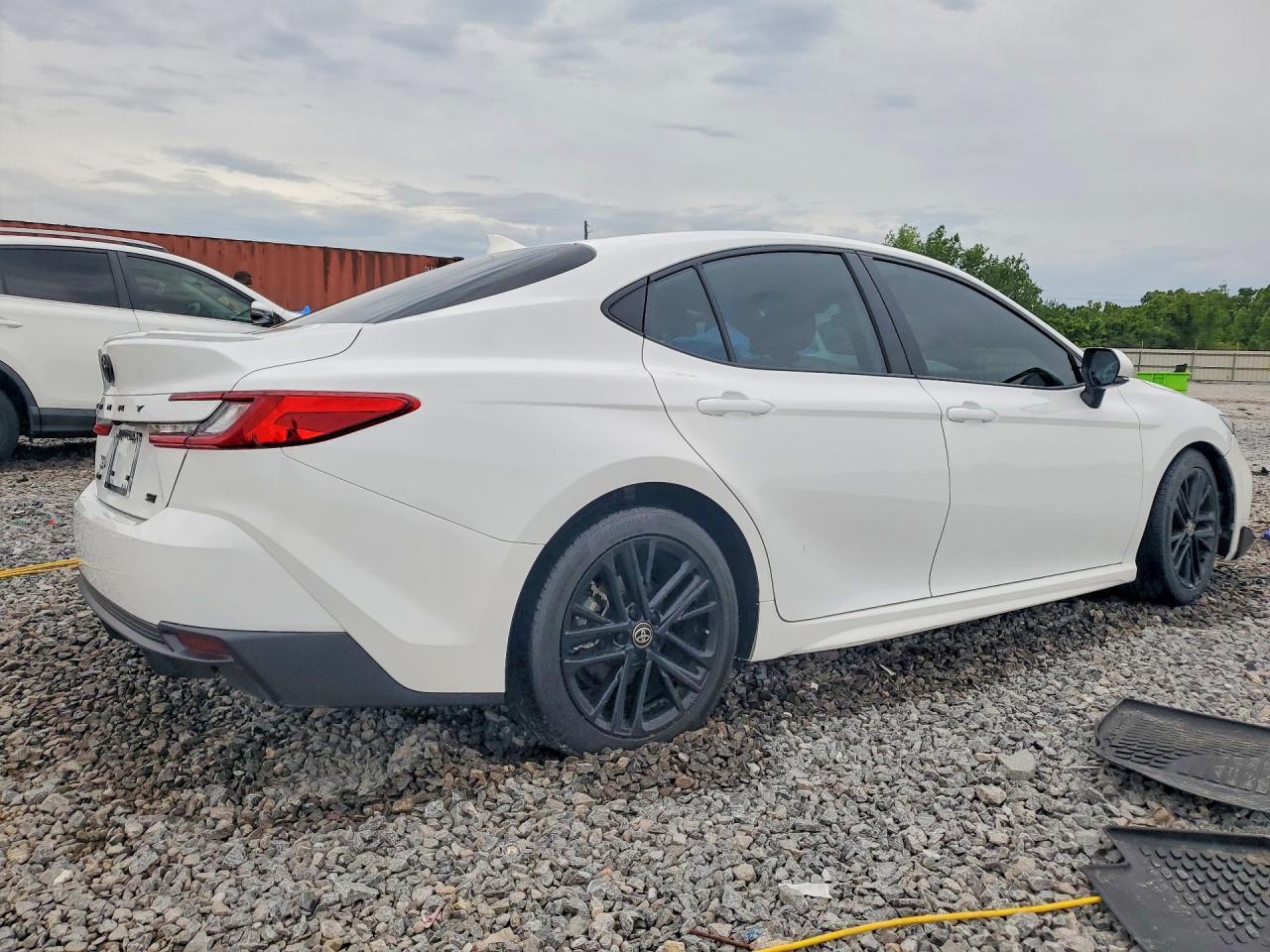 2025 Toyota Camry Se - Фото 3