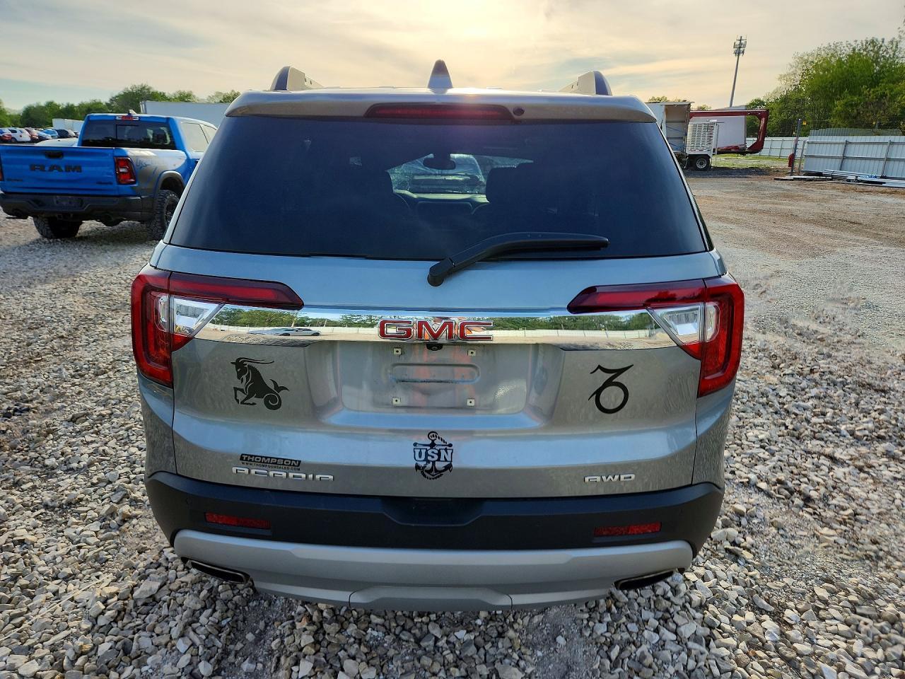 2023 GMC Acadia Slt - Image 6