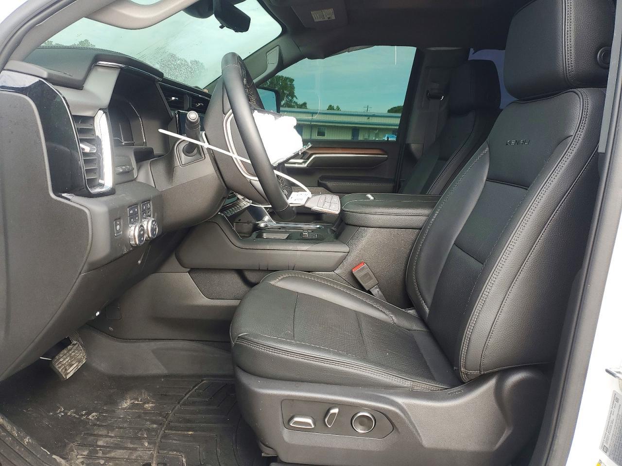 2025 GMC Sierra K2500 Denali - Image 7