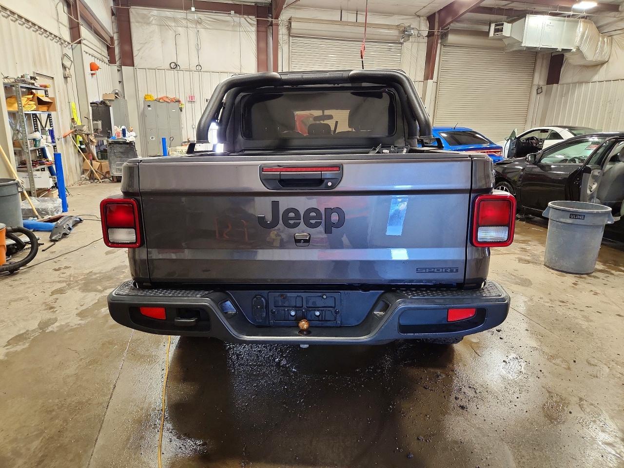 2020 Jeep Gladiator Sport - Фото 6