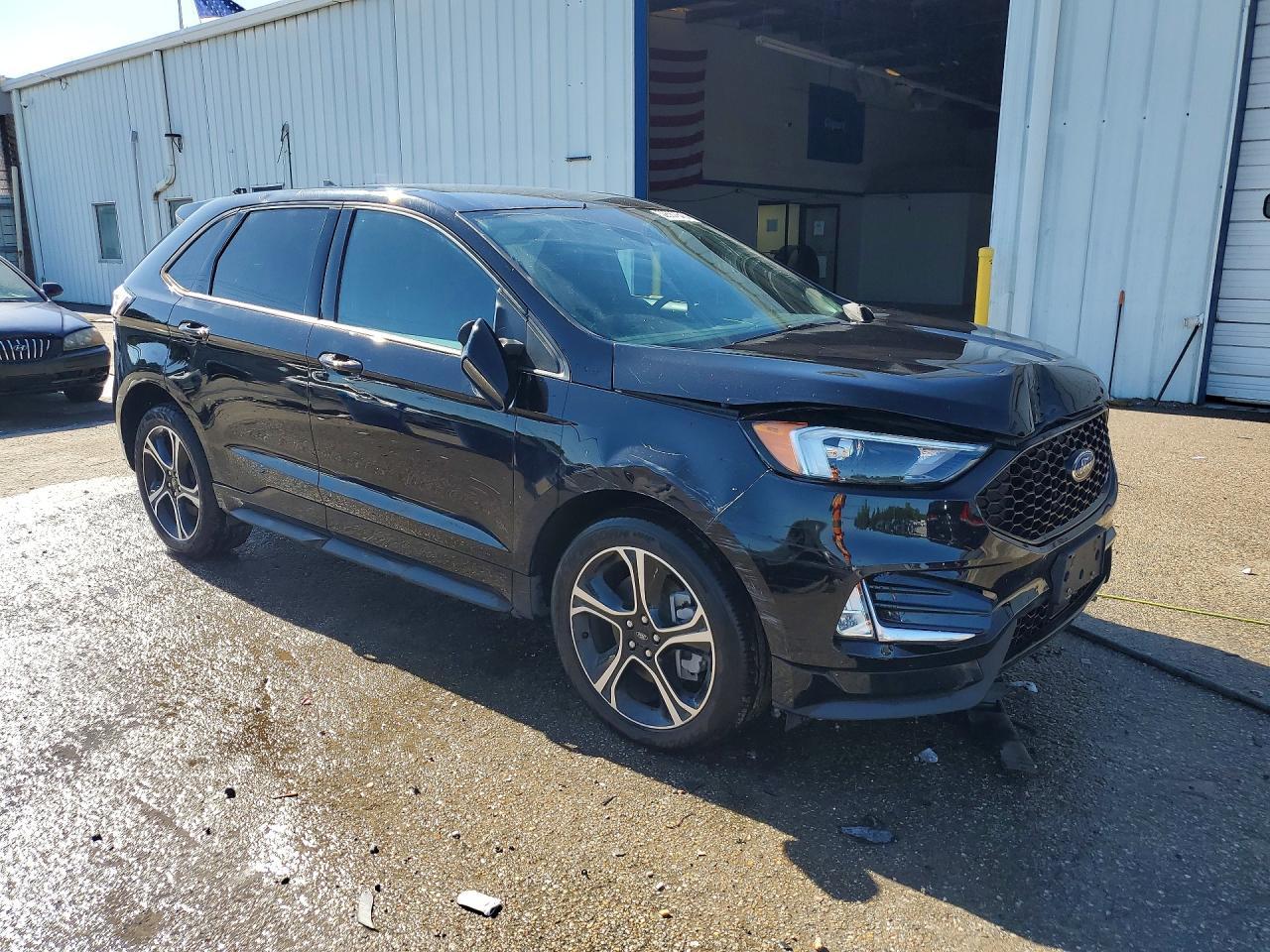 2022 Ford Edge St - Image 4