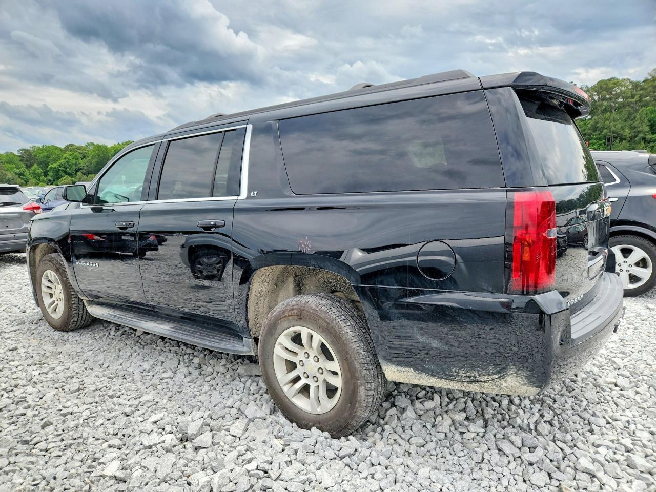 2019 Chevrolet Suburban K1500 Lt - Image 2