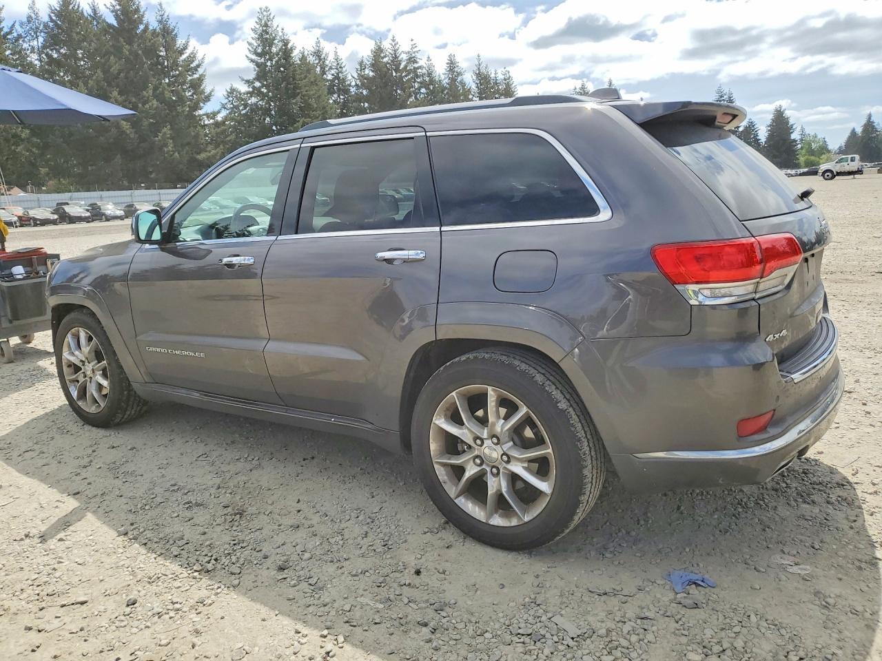 2014 Jeep Grand Cherokee Summit - Image 2
