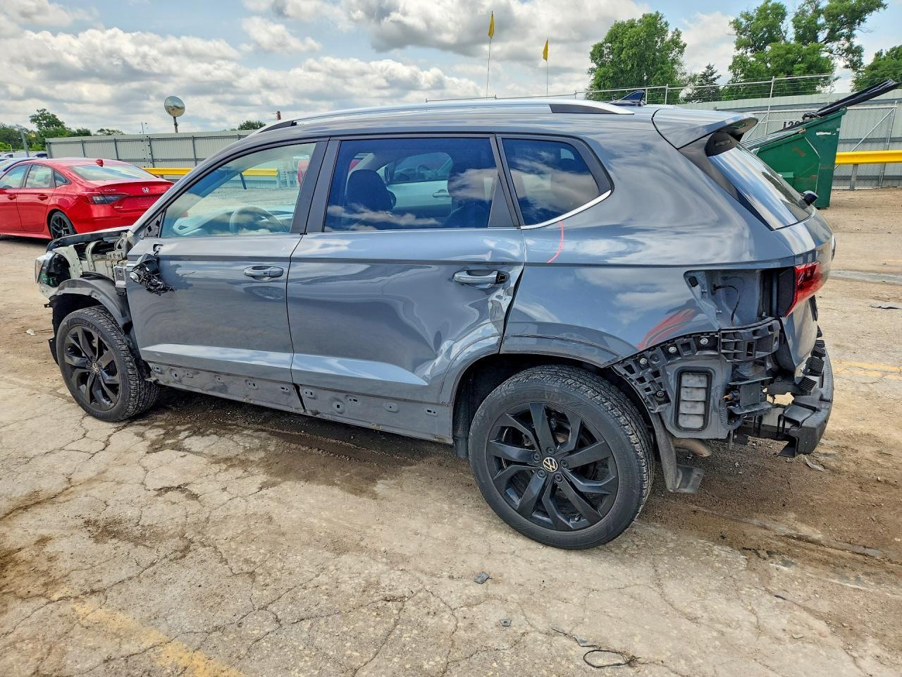 2022 Volkswagen Taos Se - Image 2