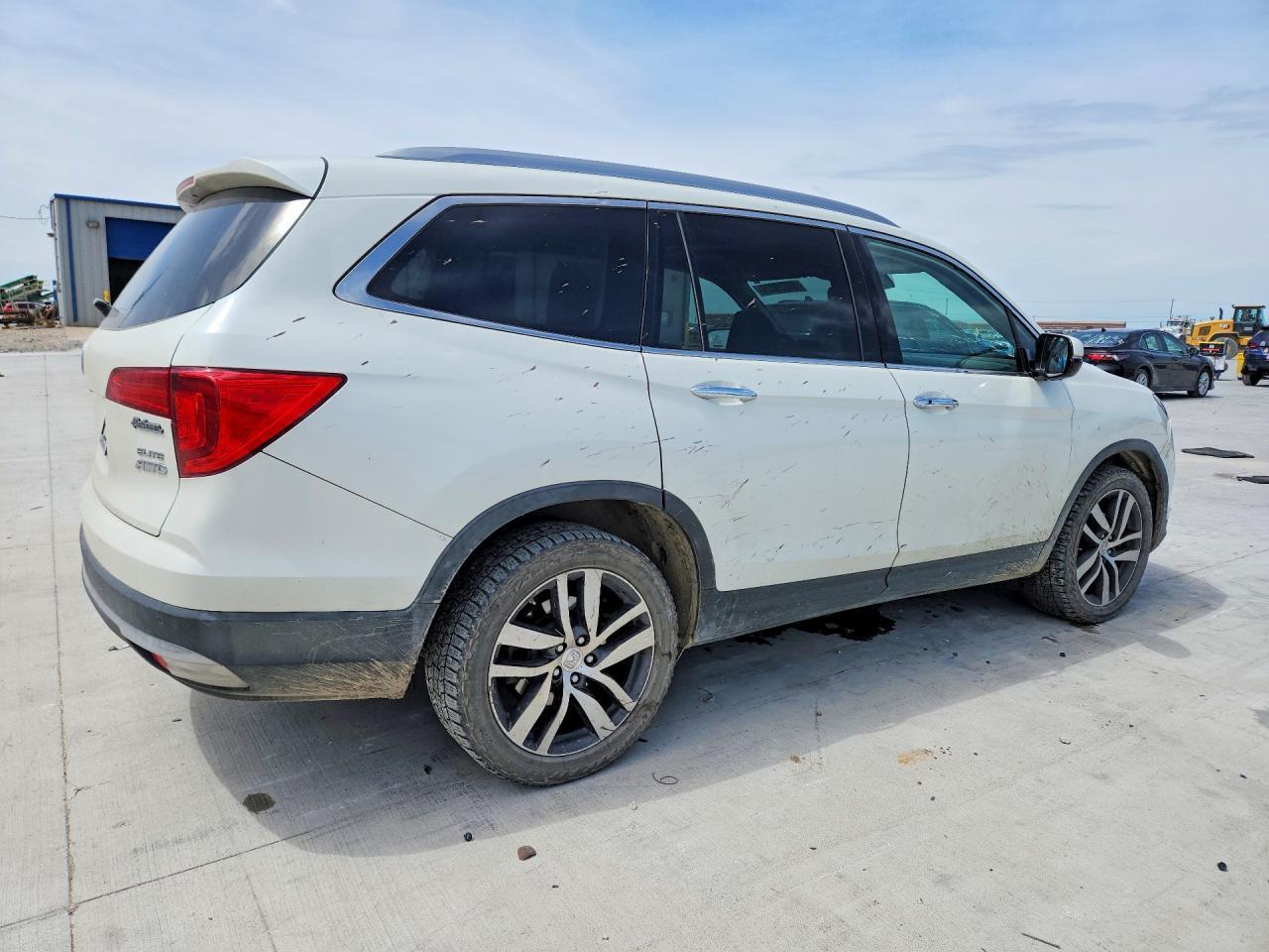 2017 Honda Pilot Elite - Фото 3