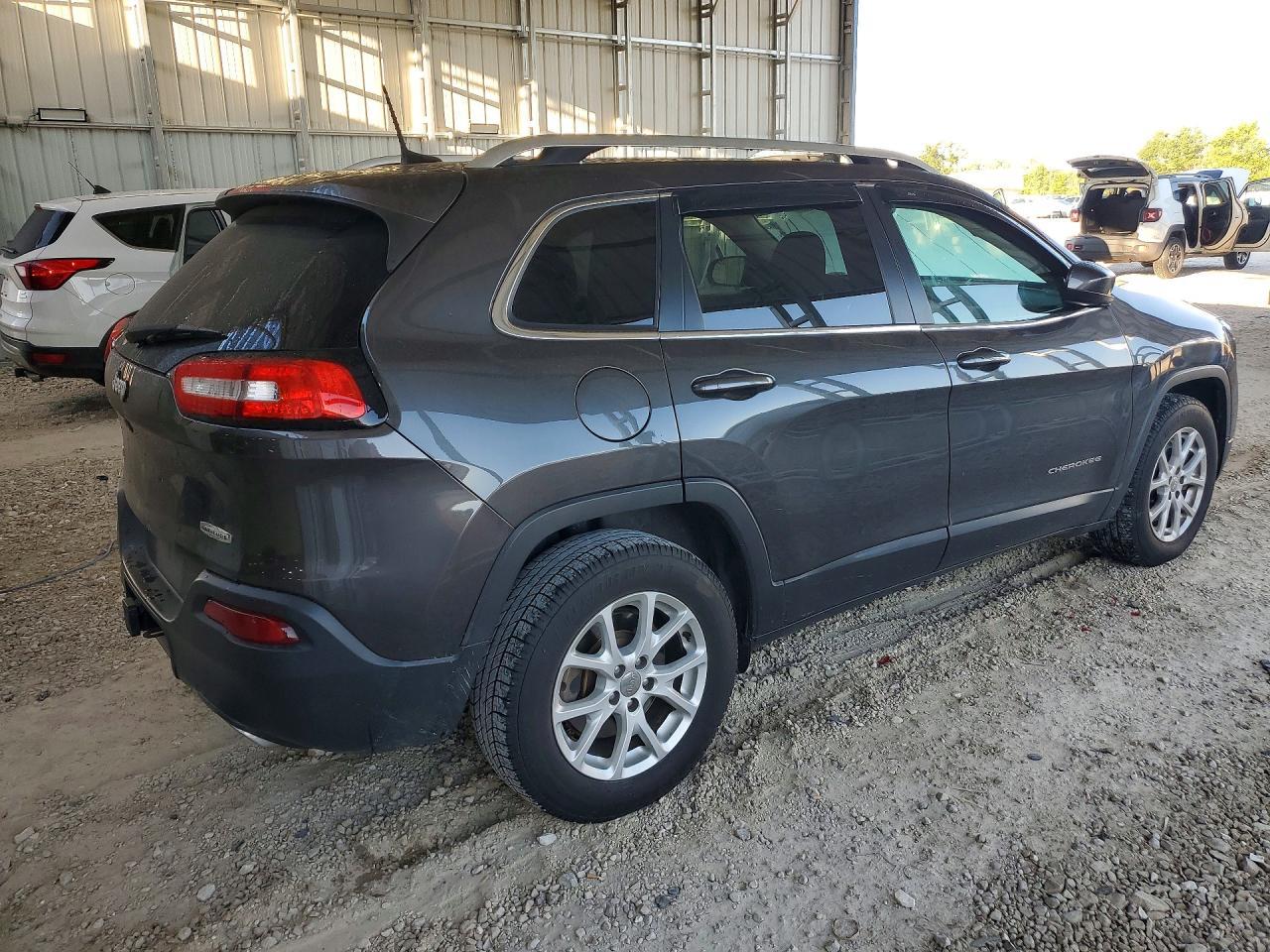 2017 Jeep Cherokee Latitude - Фото 3