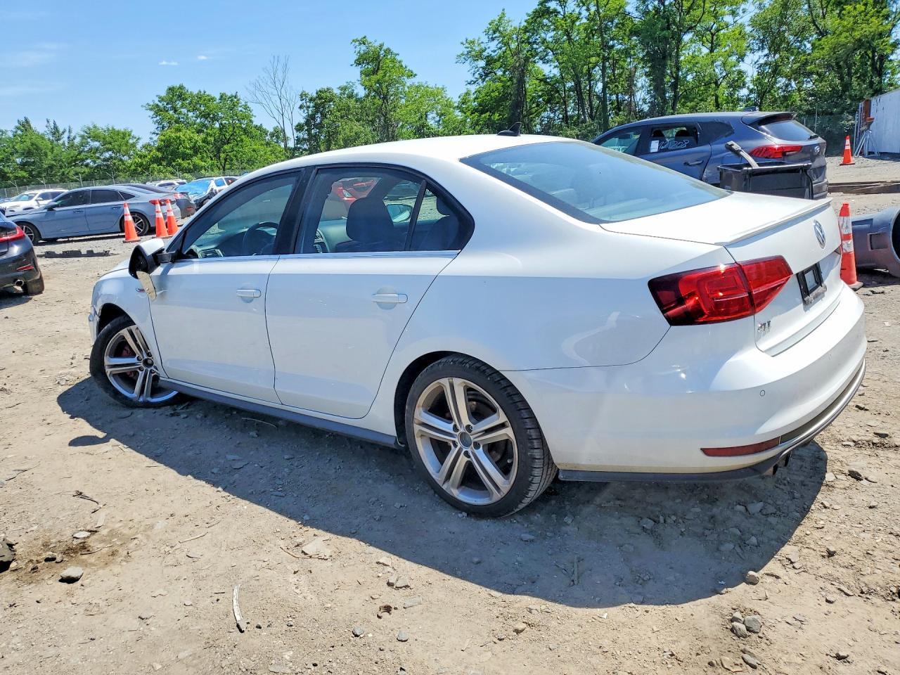2017 Volkswagen Jetta Gli - Image 2