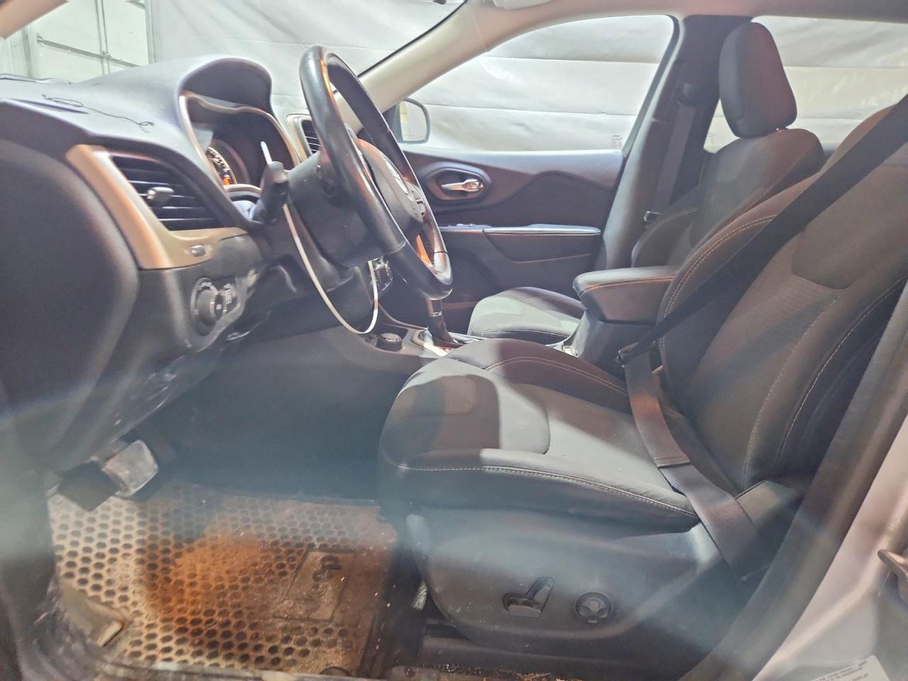 2016 Jeep Cherokee Latitude - Image 7