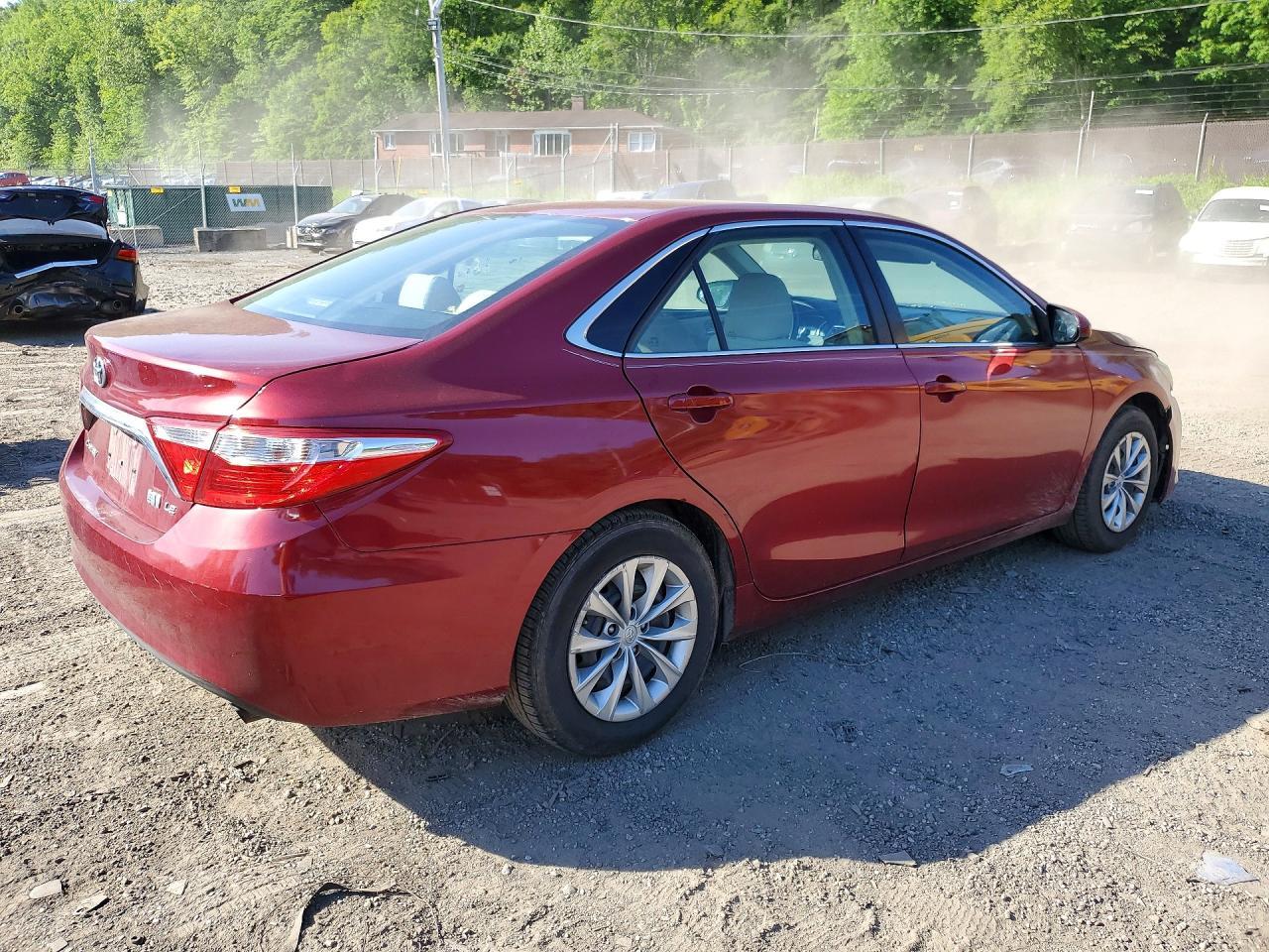 2015 Toyota Camry Hybrid Le - Фото 3