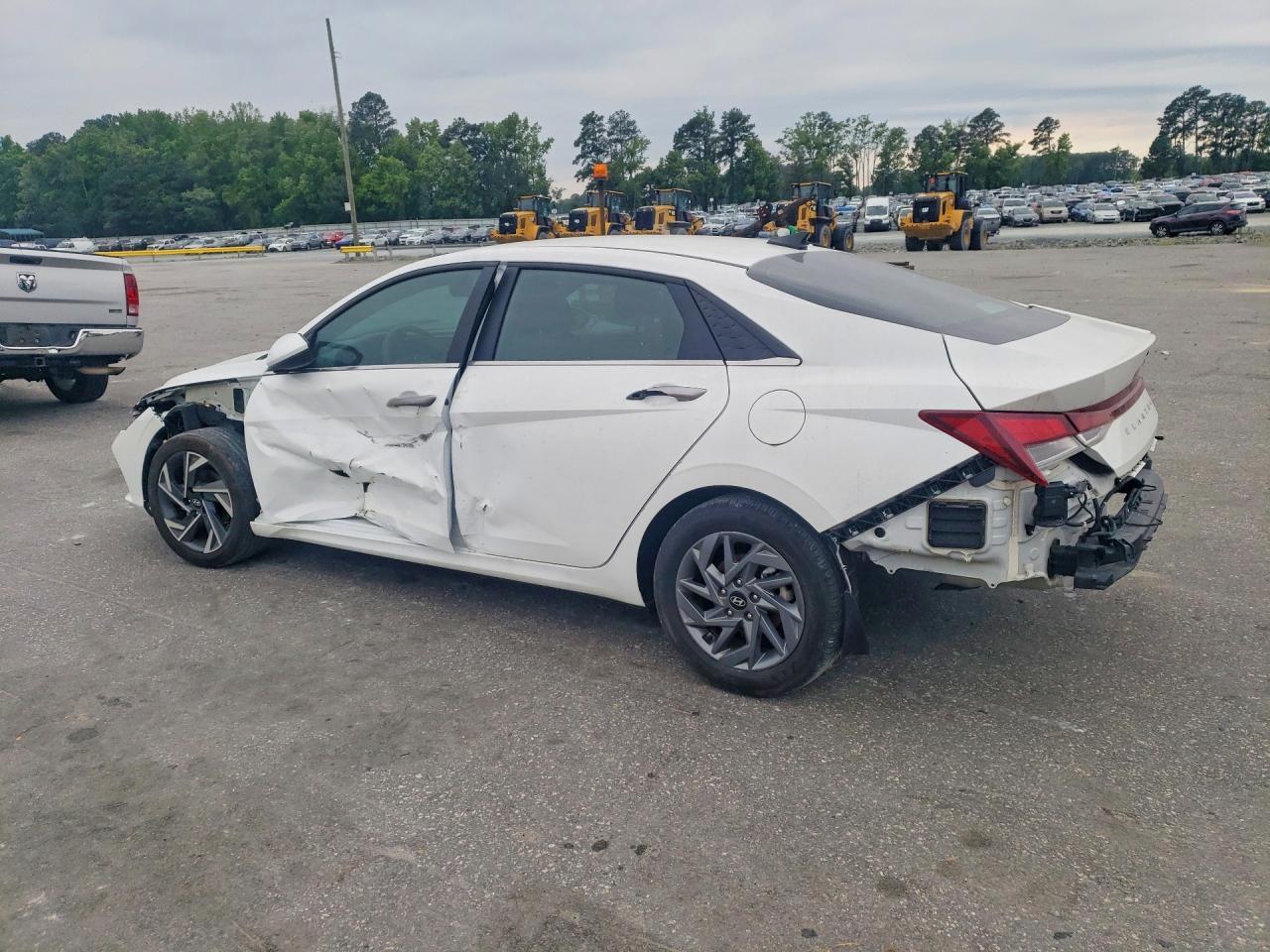2024 Hyundai Elantra Sel - Фото 2
