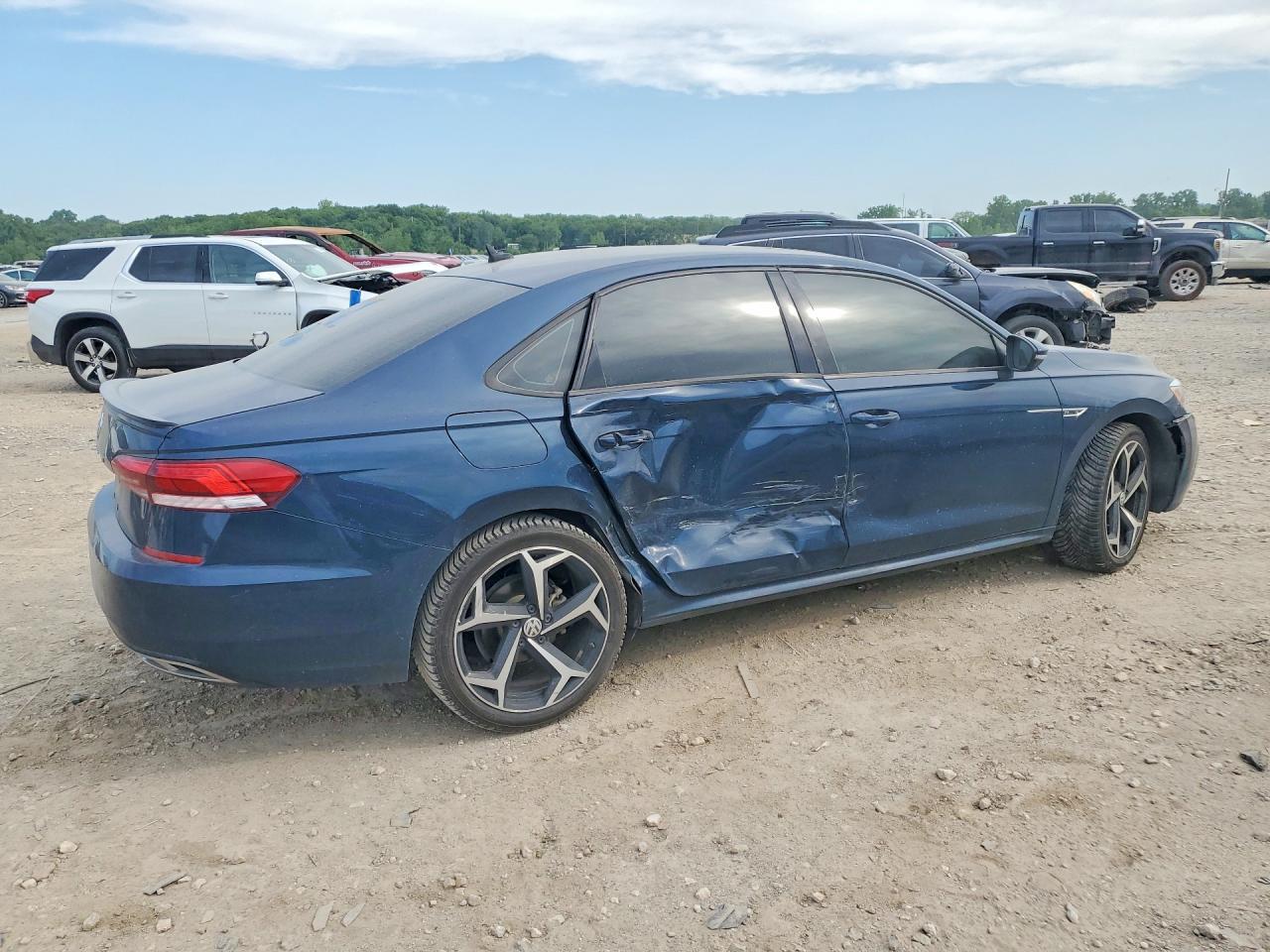 2020 Volkswagen Passat R-Line - Фото 3