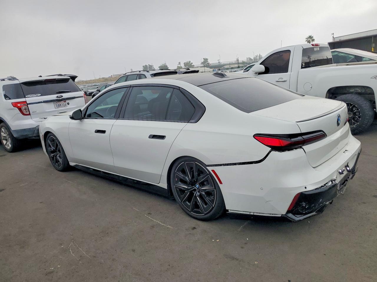 2025 BMW I7 Edrive50 - Фото 2