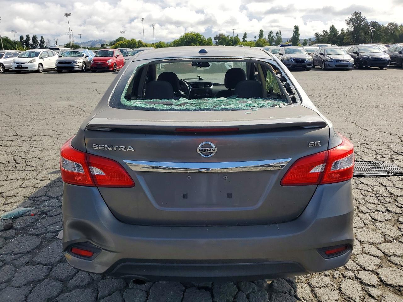 2017 Nissan Sentra Sr - Image 6