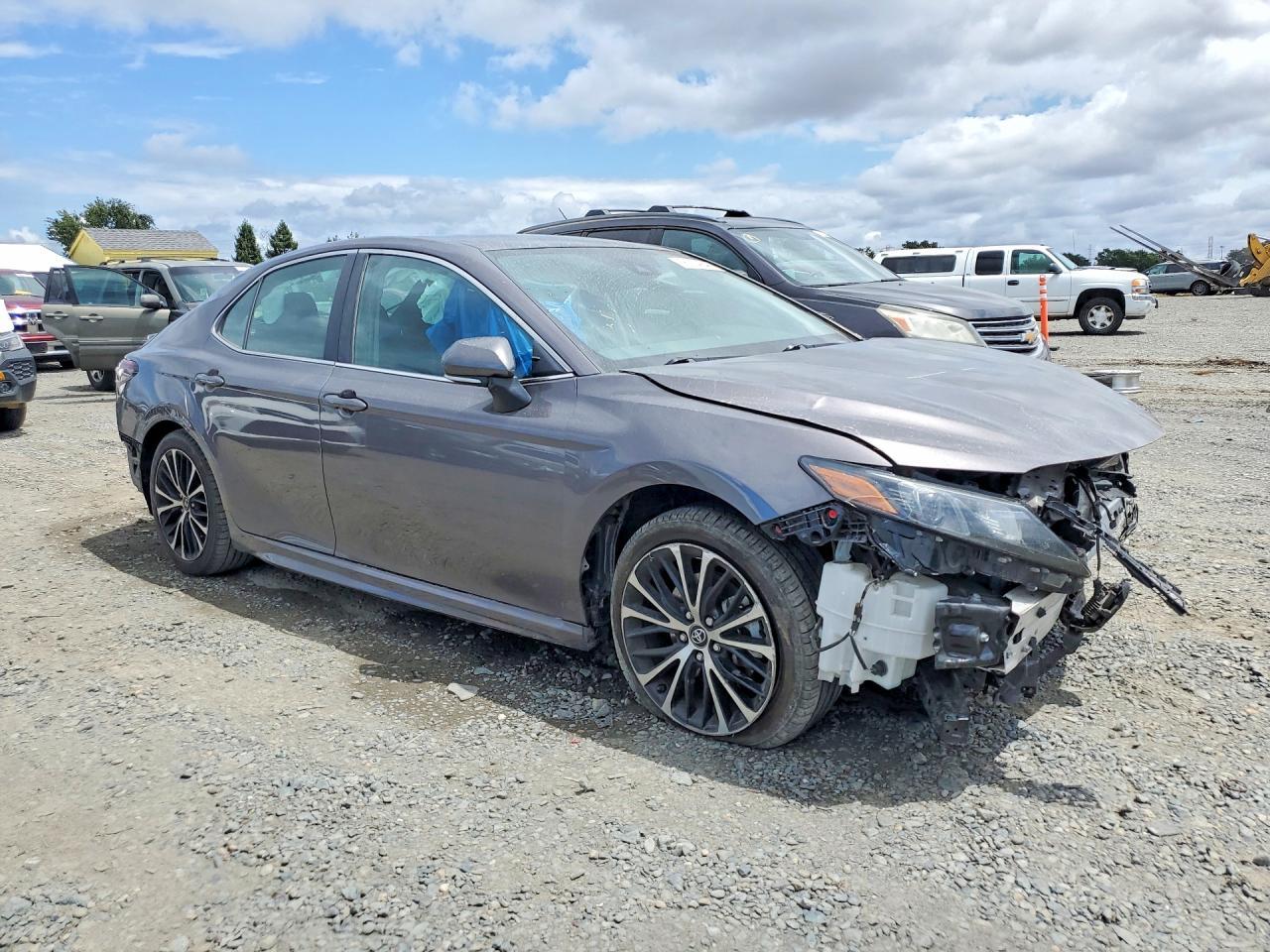 2023 Toyota Camry Se - Image 4