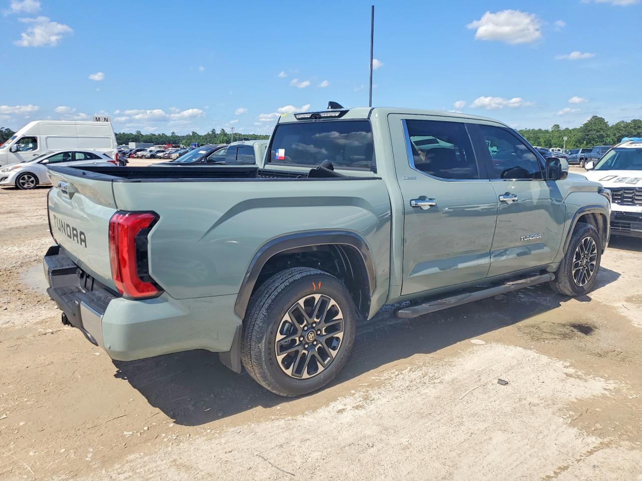 2026 Toyota Tundra Crewmax Limited - Фото 3