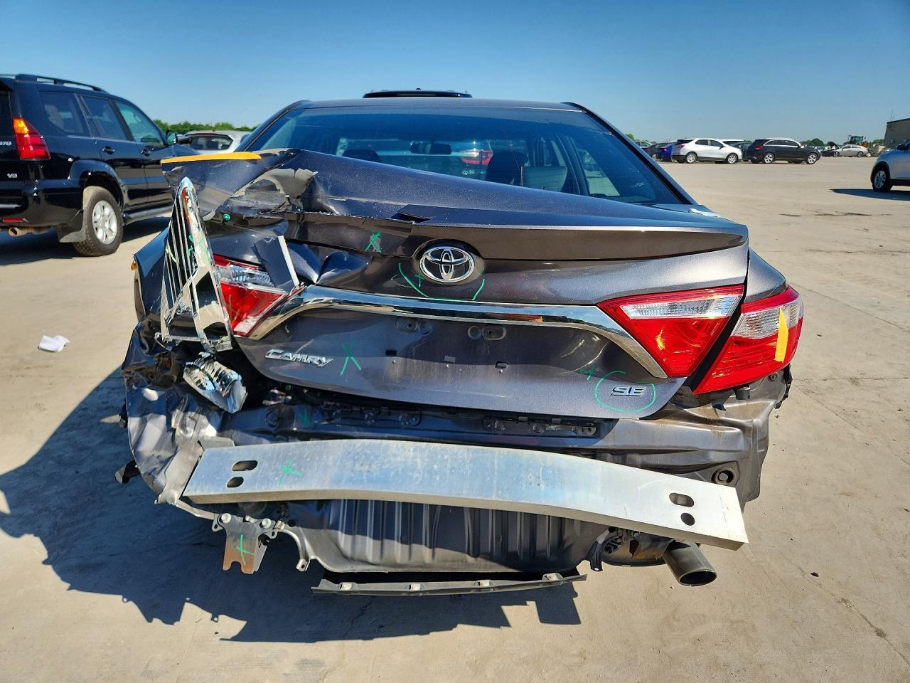 2017 Toyota Camry Se - Фото 6