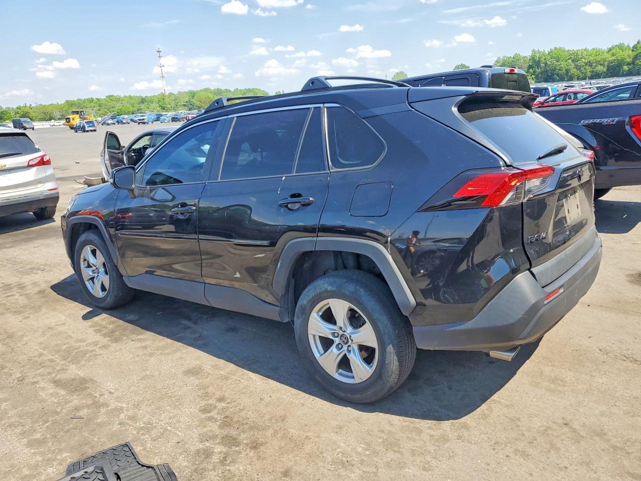 2020 Toyota Rav4 Xle - Image 2
