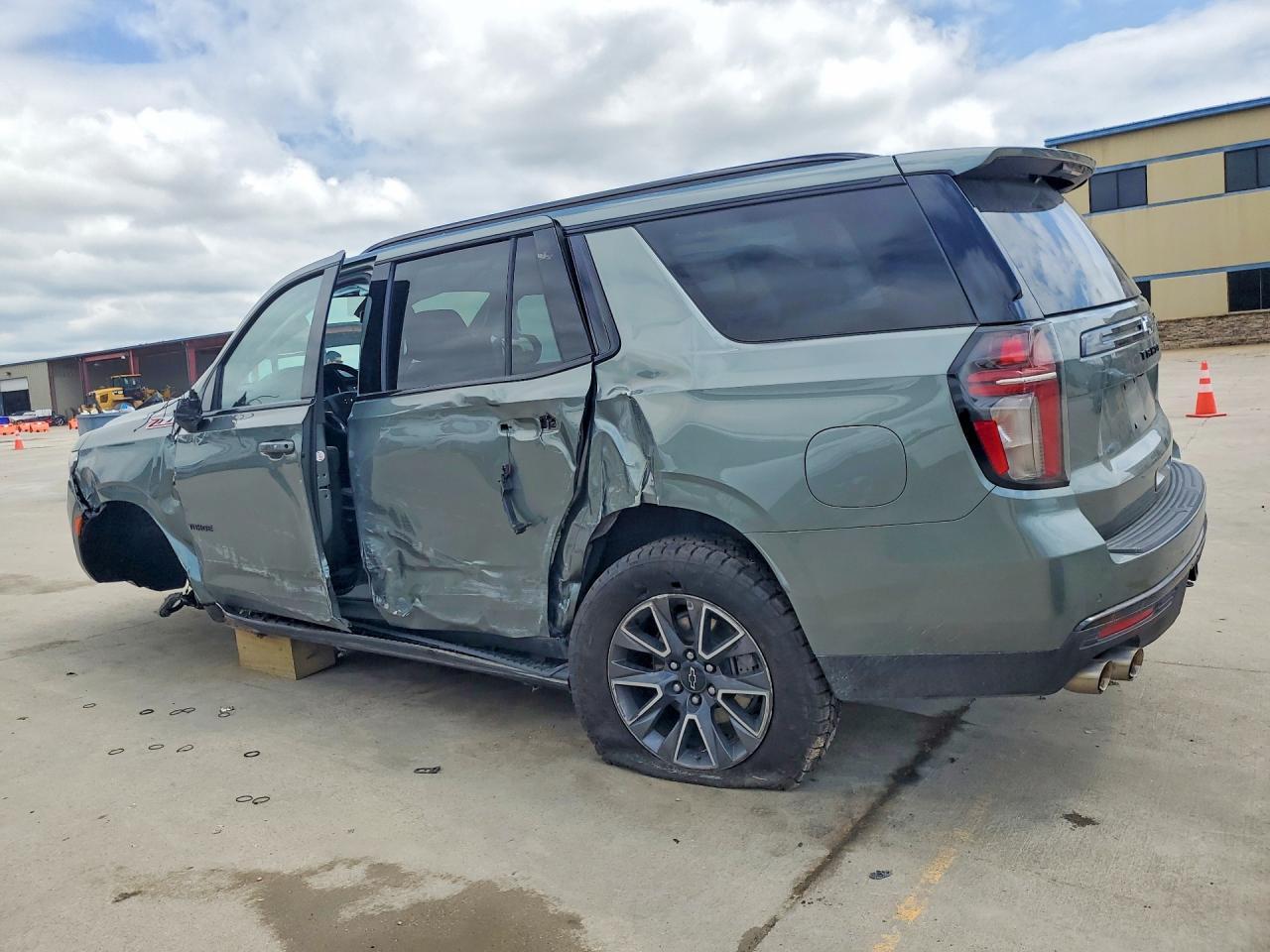 2023 Chevrolet Tahoe K1500 Z71 - Фото 2